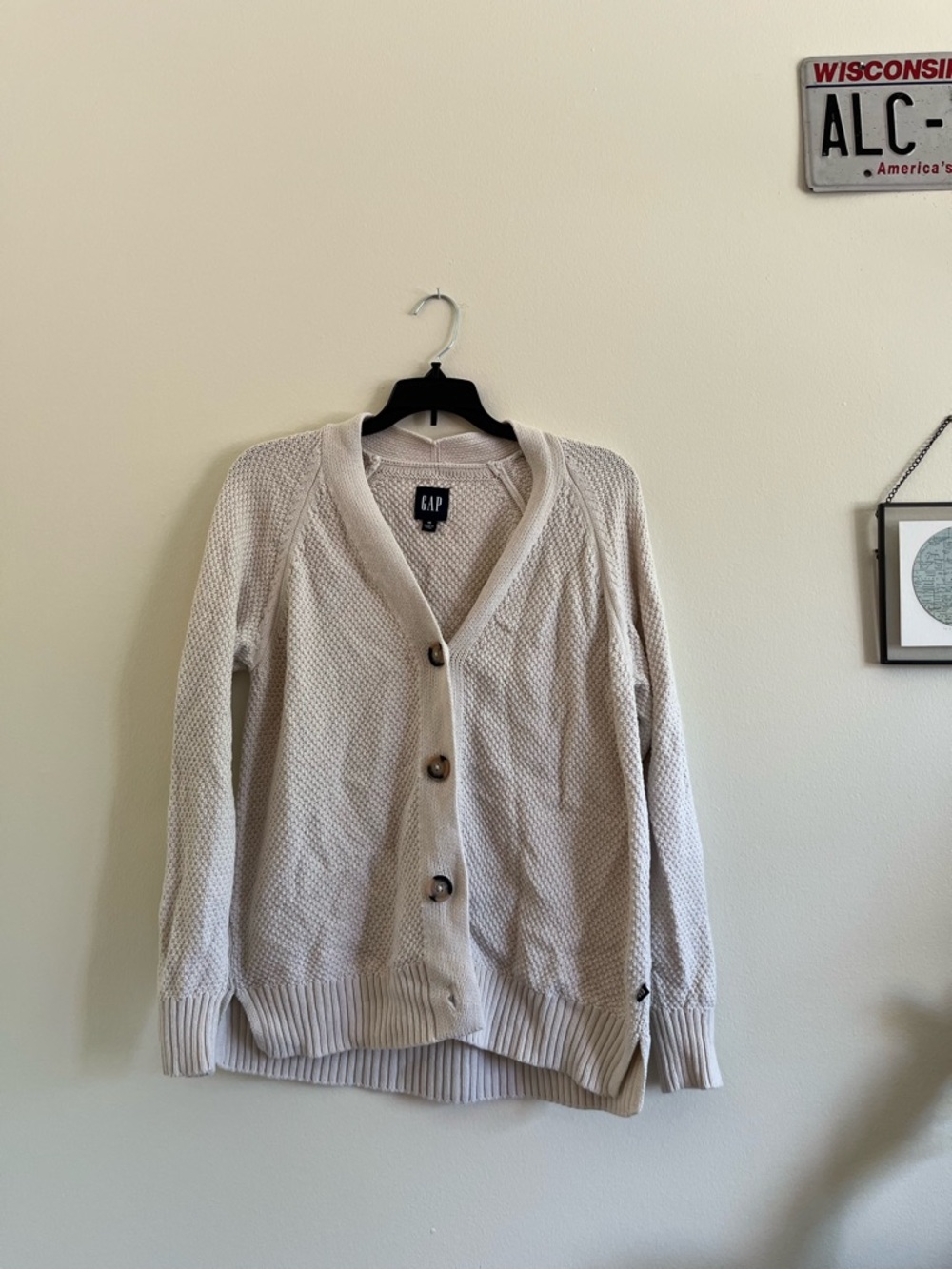 GAP Women's BeigeTextured Button Cardigan
